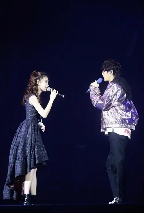 戚薇许嵩歌圈何炅谢娜##有一种友情叫戚薇许嵩