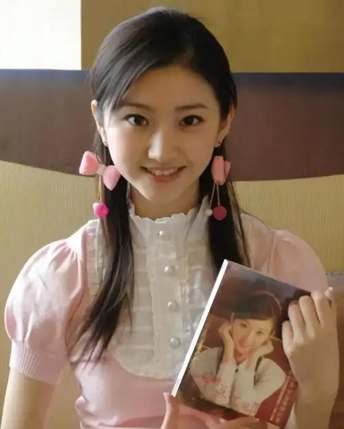 2005年,正在北京舞蹈学院念大一的景甜