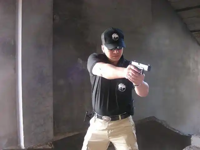 中国第一保镖李旭,时薪近3万元,股神巴菲特曾"点名"要他保护