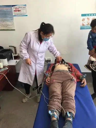 给张翠兰远程心电图操作