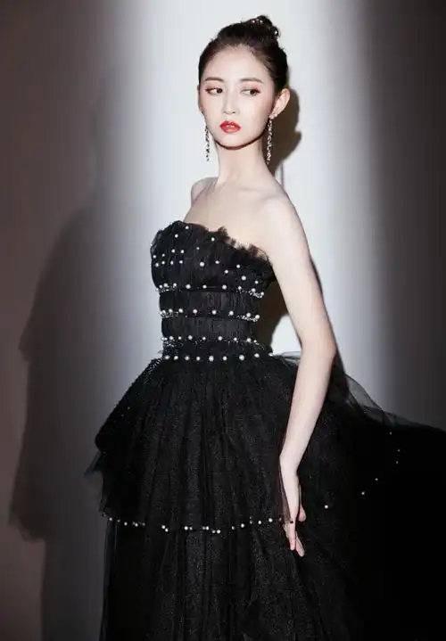 陈钰琪抹胸纱裙气质性感图片56