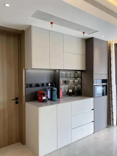 3,中空柜不仅是餐边柜柜门,抽屉部分也是一样,同