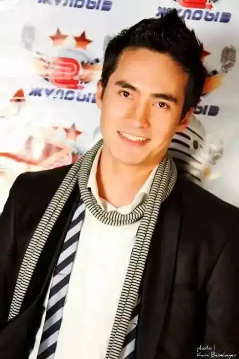 要不是进口小哥哥迪玛希我们都不知道哈萨克斯坦的人颜值这么高明星