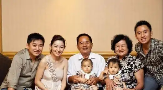 陈秀丽:凭"文媚儿"一角走红,嫁皮鞋大亨退圈,今43岁仍不显老