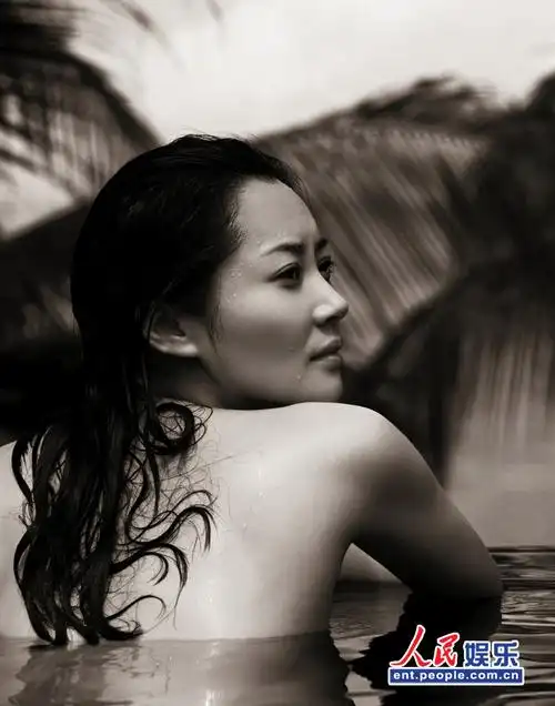 许晴零设限大片曝光 湿身全裸秀美背[高清]【6】