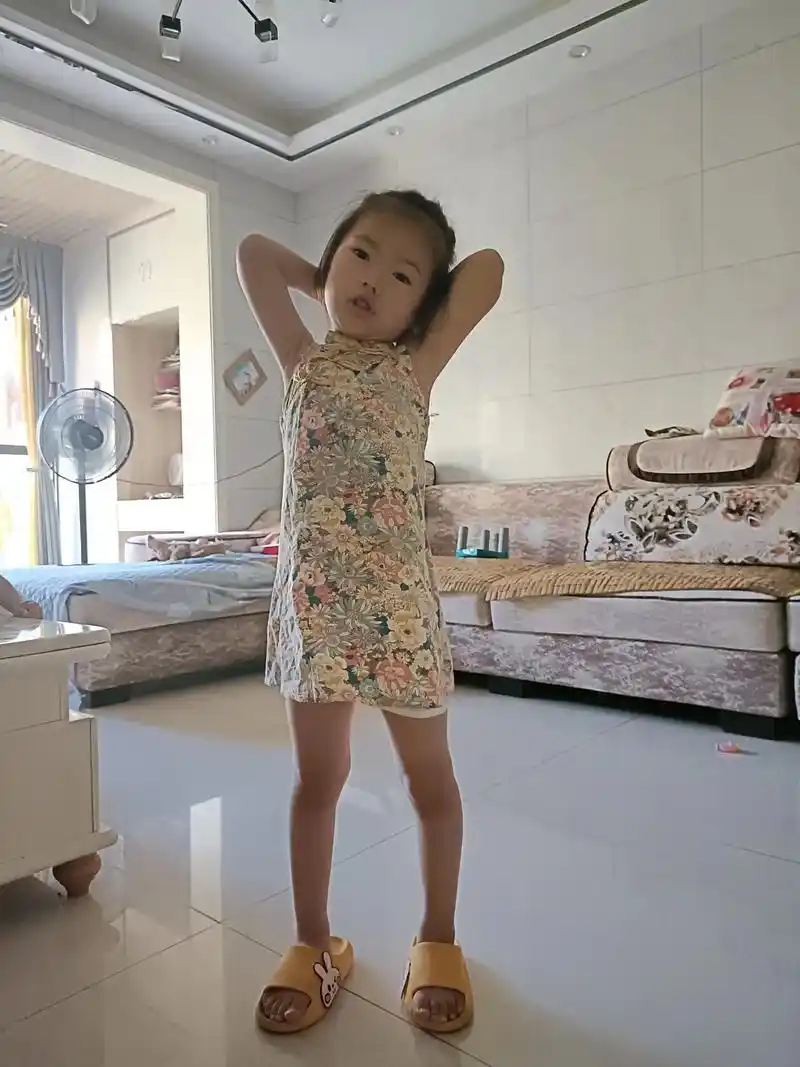 夏日碎片,孩子拍着拍着就长大了,照片虽然不能代表回忆,却能保 - 抖音