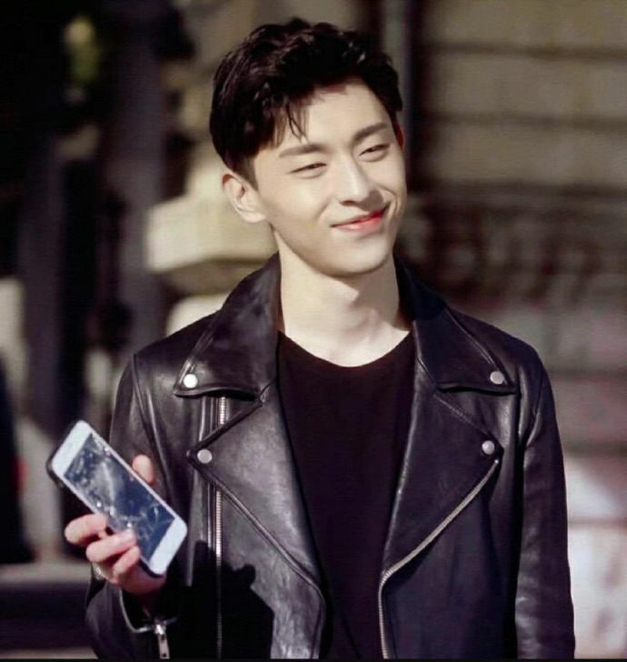 邓伦#开心了要看的笑容,不开心了更要看的笑容,治愈力满分的北毙Ζ