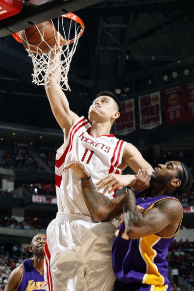 图文nba常规赛湖人vs火箭姚明太空大灌篮