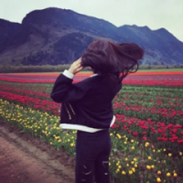 走过青山水泽,见惯秋草衰杨,竟浑然不觉光阴的宁静和美丽,女生头像