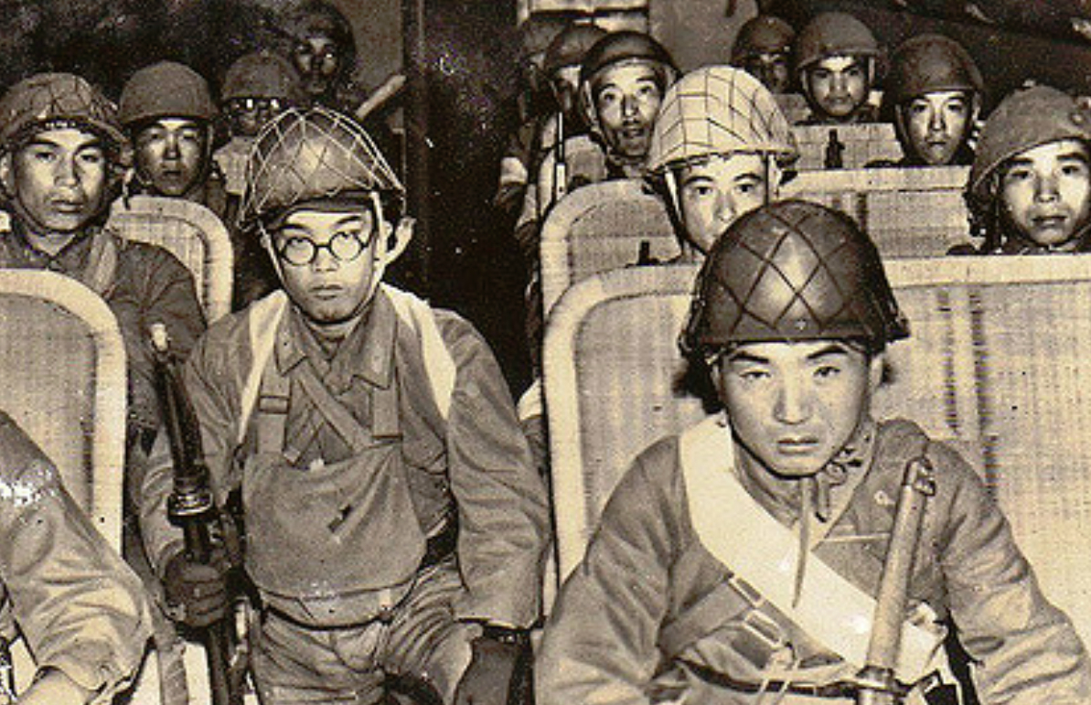 在南京大屠杀后,驻扎在南京的日军士兵,照片通过战后日军老兵的私人