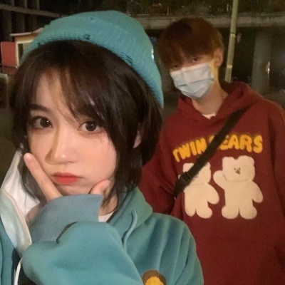 真人情头两张一人一半分开-情侣头像 - 壁纸之家