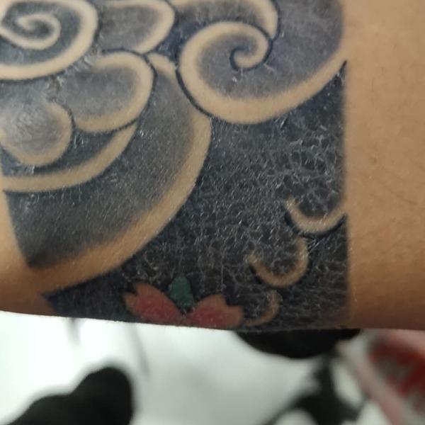 帮忙看下我这是怎么回事,痂皮已_纹身吧社区 - 纹身大咖