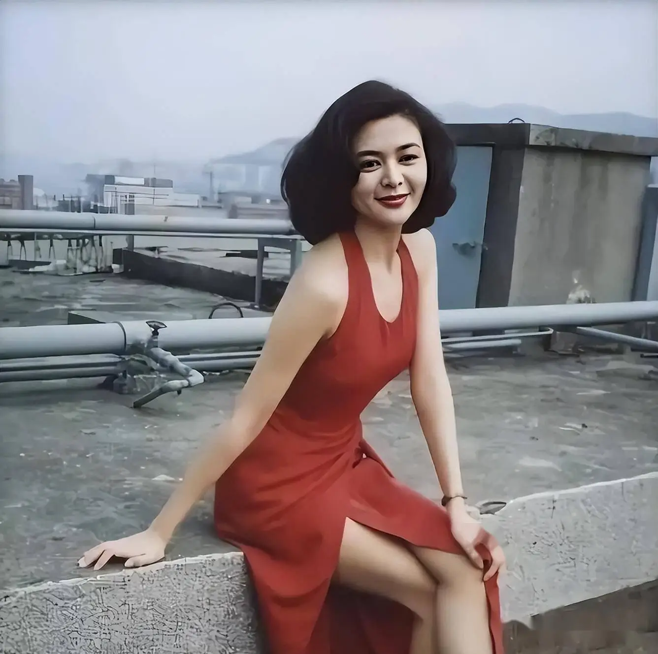 "香港第一美女",关之琳巅峰时期魅力有多大,看完照片就知道了