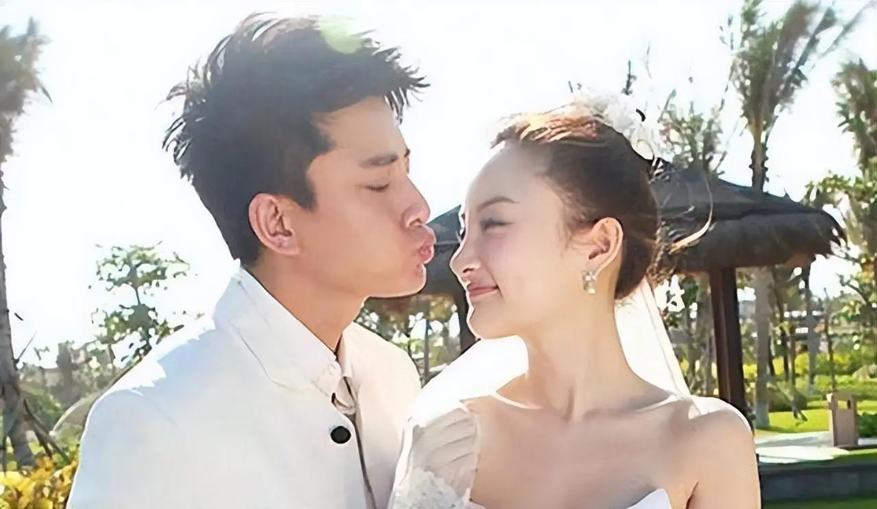 03说实话,在李小璐谈过的朋友中,贾乃亮无论名气还是颜值,都比李晨