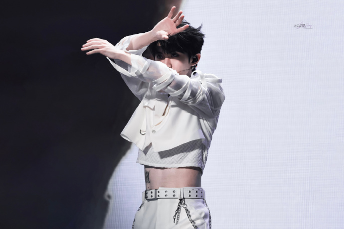 马嘉祺叁重楼暨出道四周年演唱会##马嘉祺 廿一幕启循光赴盛景