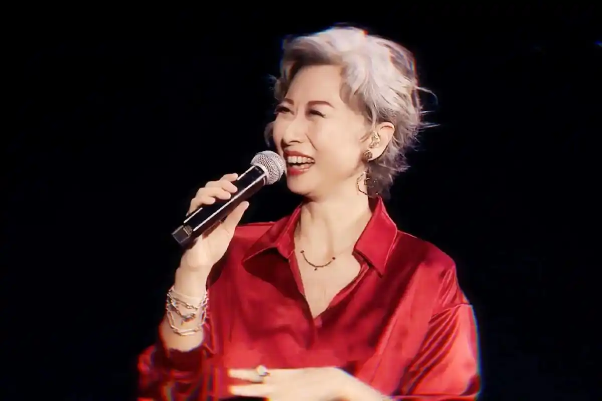 芳华绝伦演唱会.#叶倩文 好美 - 抖音