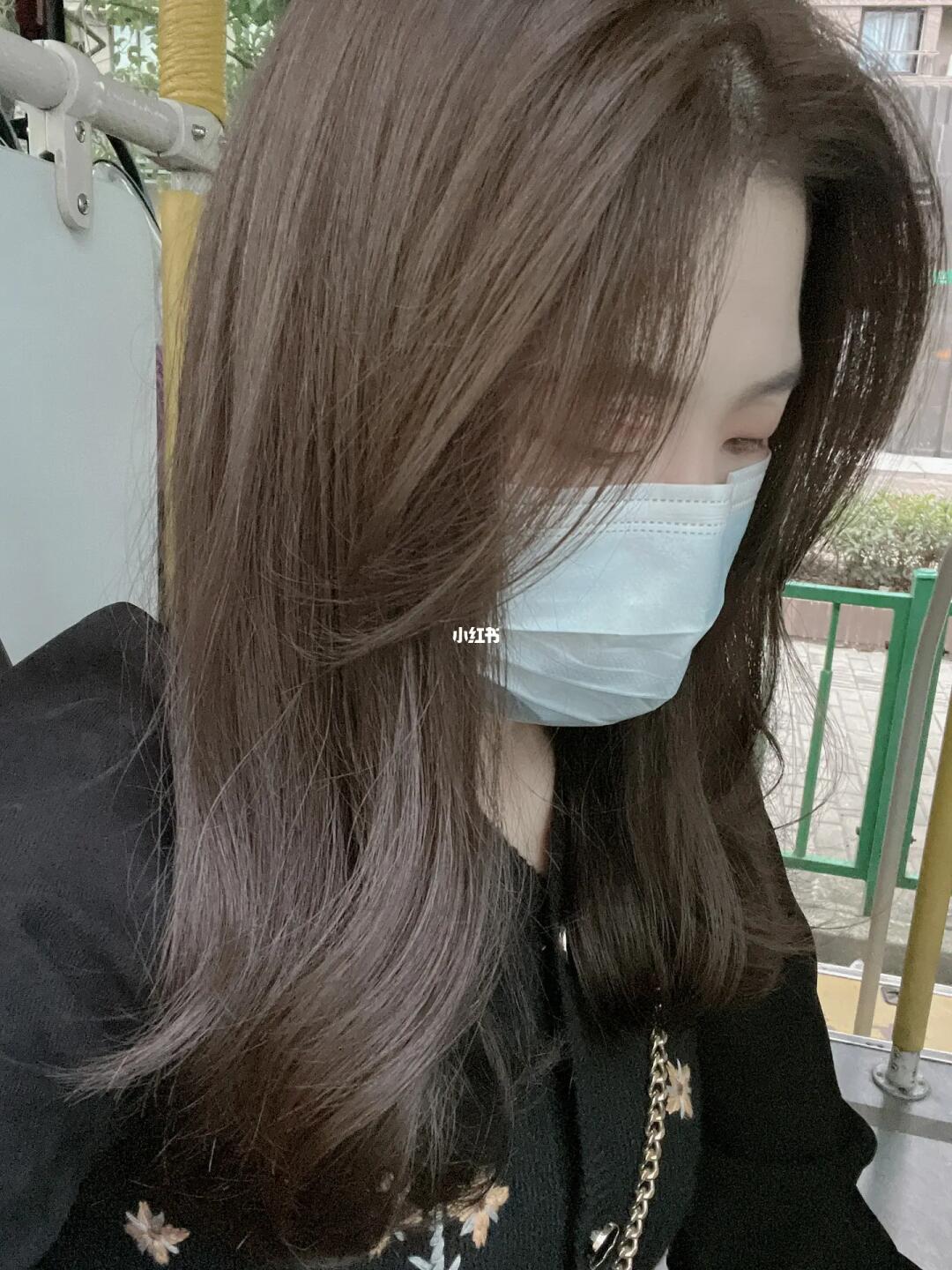 一只茶色的小小枫#冷茶色  #锁骨发  #长发剪短  #奶茶色头发  #改变