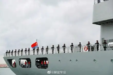 海军第39批护航编队奔赴亚丁湾