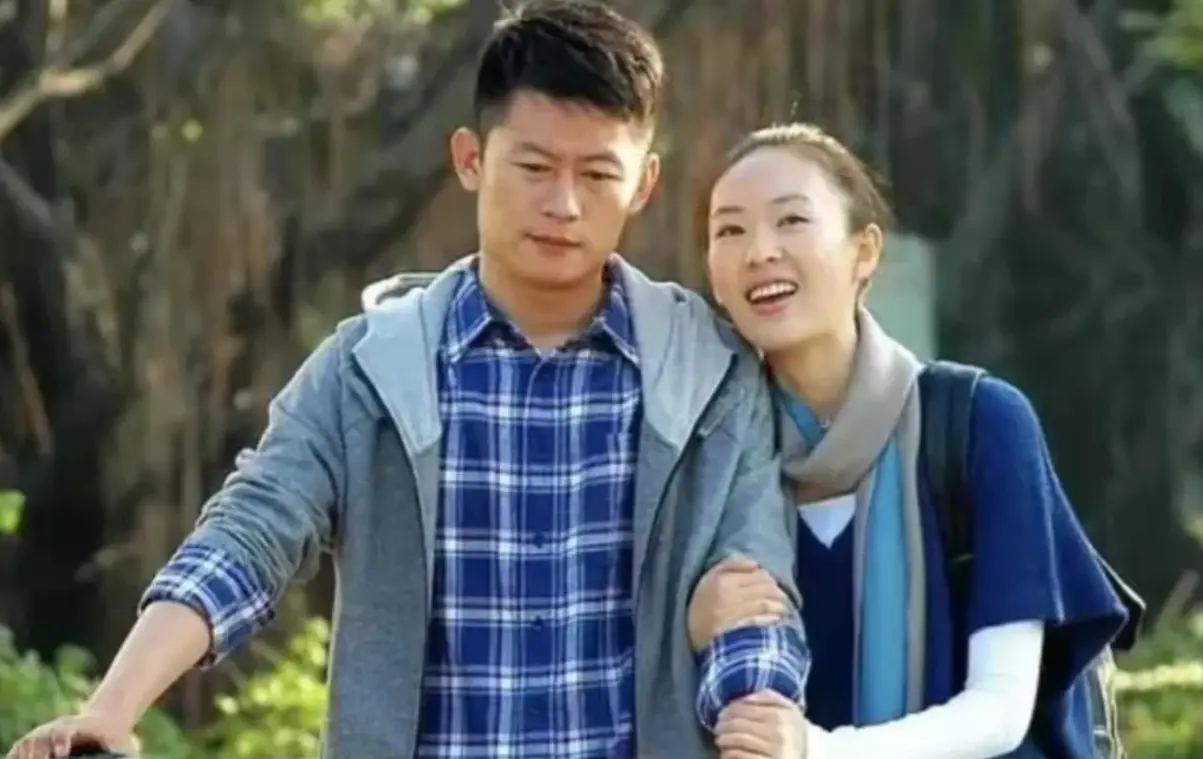 演员李健:19岁出道,娶中学初恋为妻,42岁因《狂飙》爆红_表演_女孩