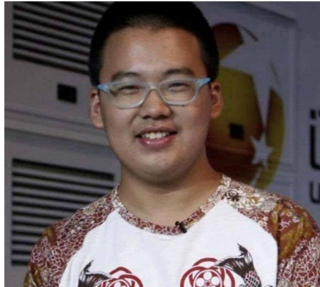 原创德云社成员旧照岳云鹏憨厚孟鹤堂大众而秦霄贤不当偶像