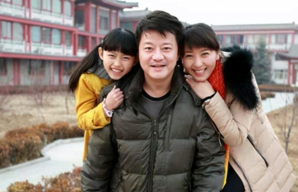 知名演员闫学晶:6次上舞台,曾与孙俪要好,45岁为二婚丈夫产女_林傲雪