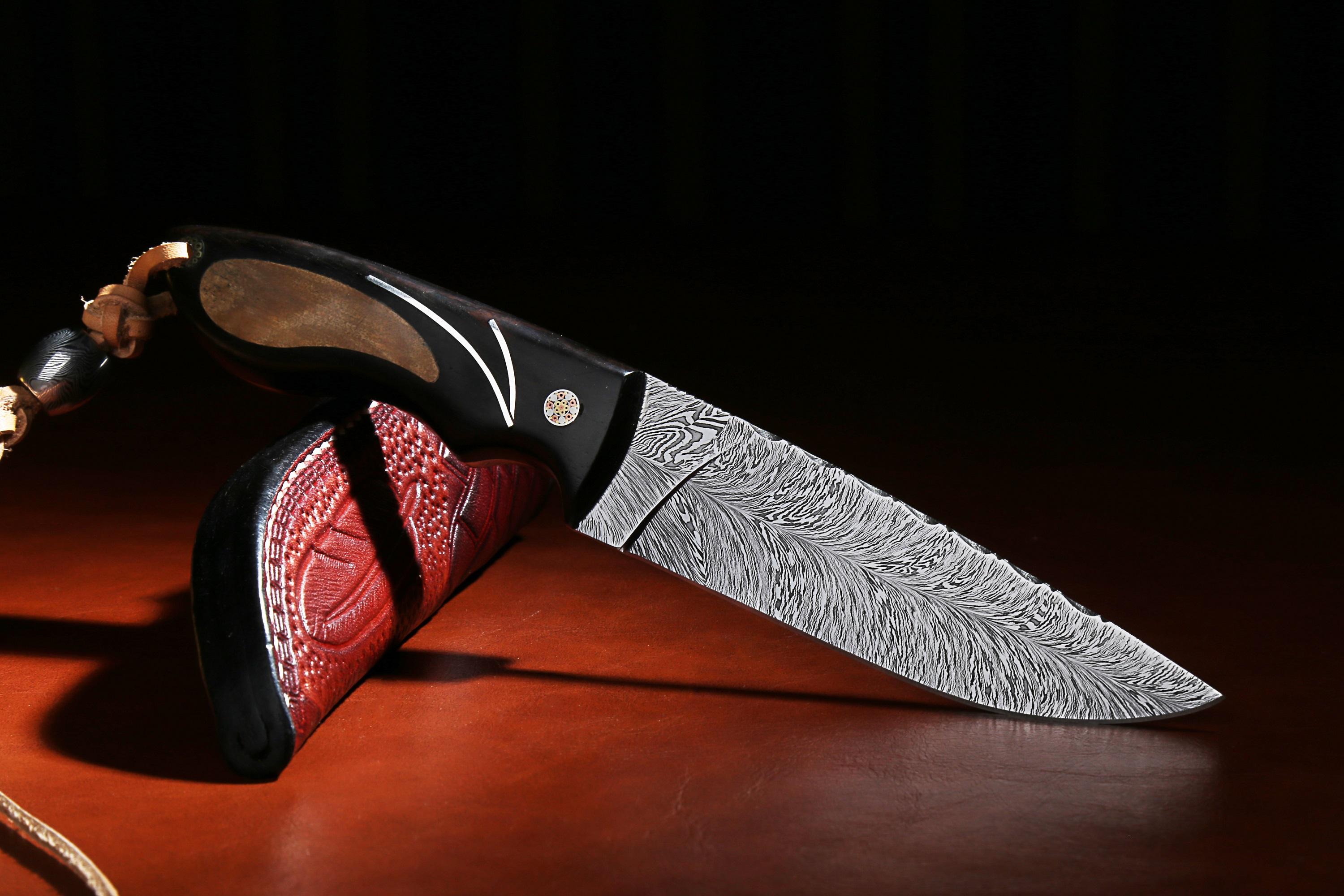 国外刀匠锻造大马士革花纹钢刀真实感受这门神秘的工艺