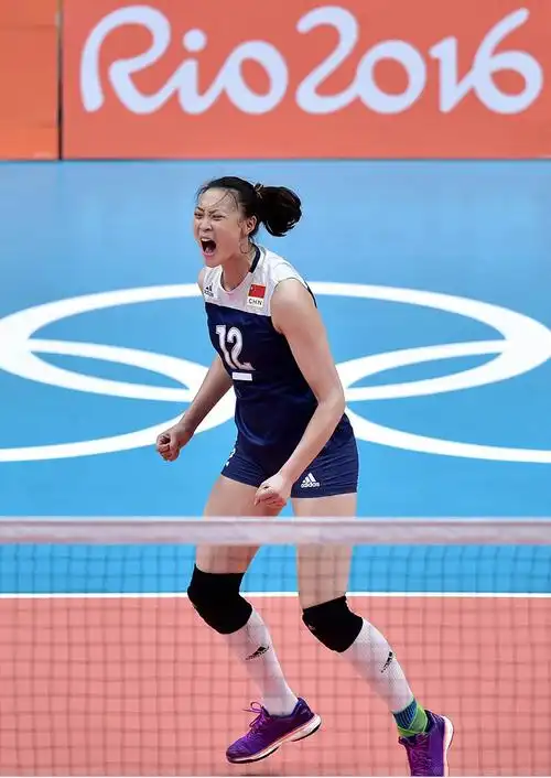 惠若琪在比赛中庆祝得分