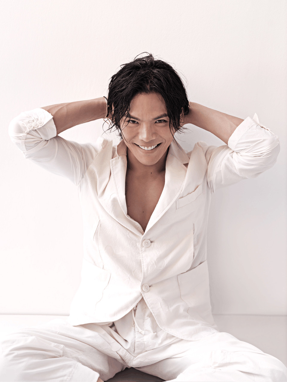 向佐也曾遭霸凌艰难岁月成就演员的不朽坚持