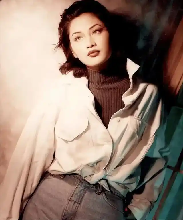 但瞿颖也有明显的优势,她脸上棱角分明,骨架立体,个人风格鲜明.