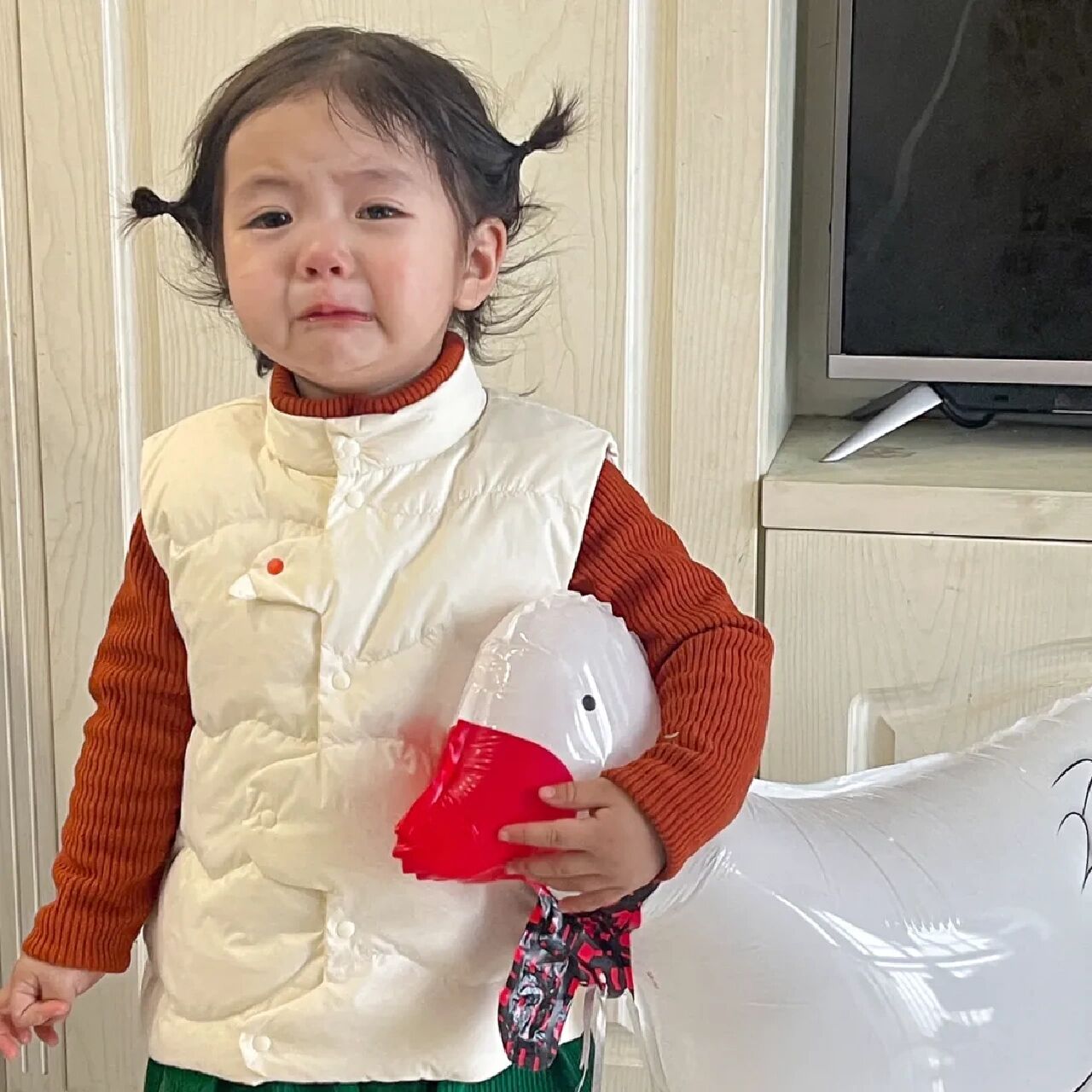 可怜可爱萌娃哭哭女生头像一组94(8张) 哭哭的小女孩太可爱了,看着