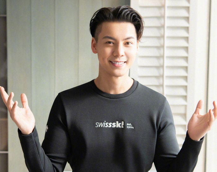 大家对明星公开恋情也都表示理解支持,而且陈伟霆也38岁了,恋爱结婚都