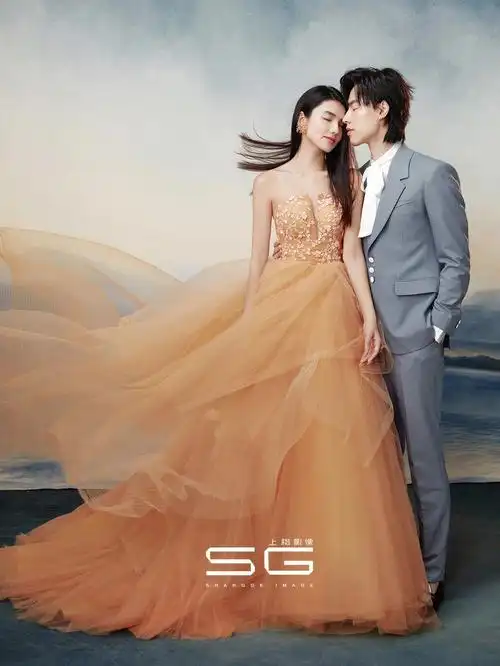 彩纱婚纱照如何拍的高级有质感71室内轻油画