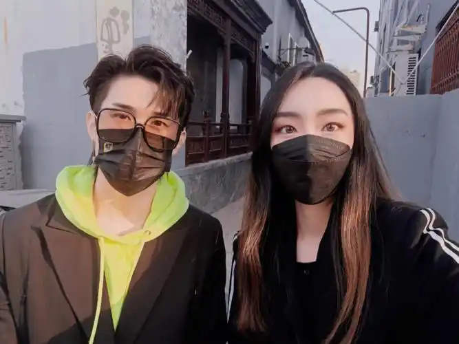 关九海合影to签