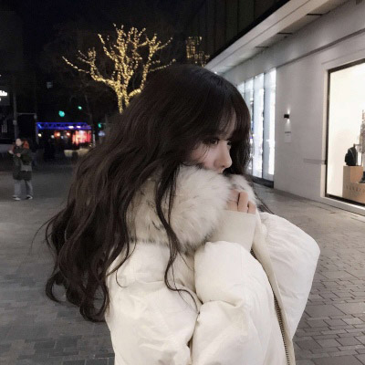 霸气侧脸高冷女头像