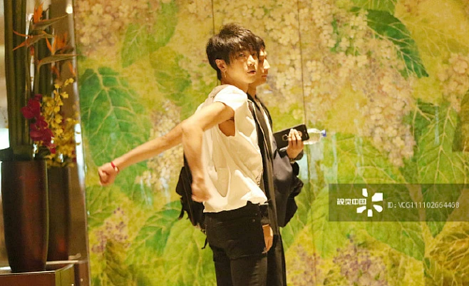 华晨宇东方卫视旅途的花样#【酒店】【媒体高清】170519 《旅途的