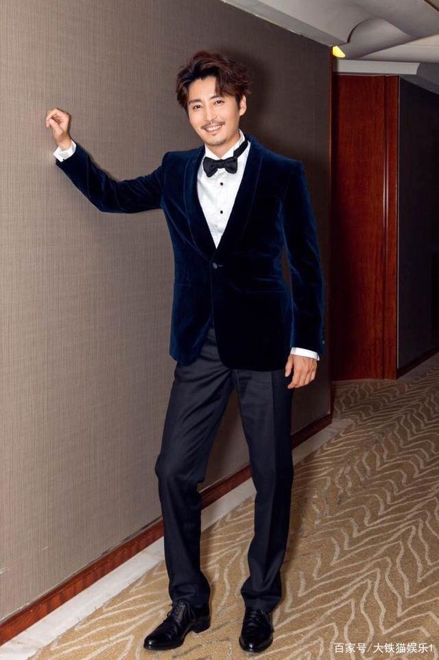 穿西装好看的中年男星,只服这10位,大叔们帅起来真没小鲜肉啥事