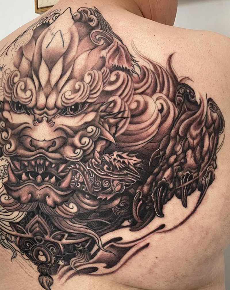 半背唐狮纹身图片_背部新传统半背唐狮新传统纹身图案
