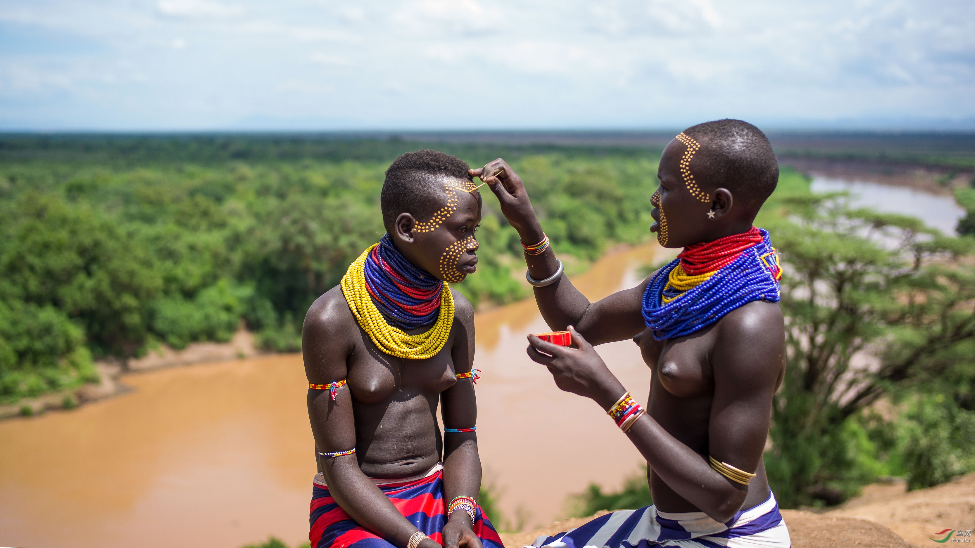 非洲原始部落的姑娘