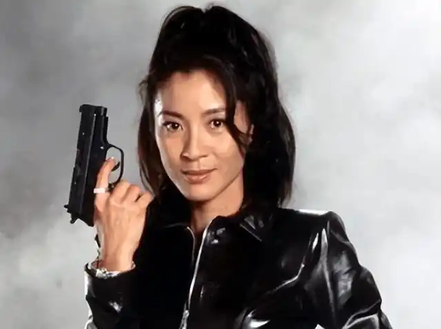 回顾香港影坛红极一时10位女打星个个身手不凡4位是外籍