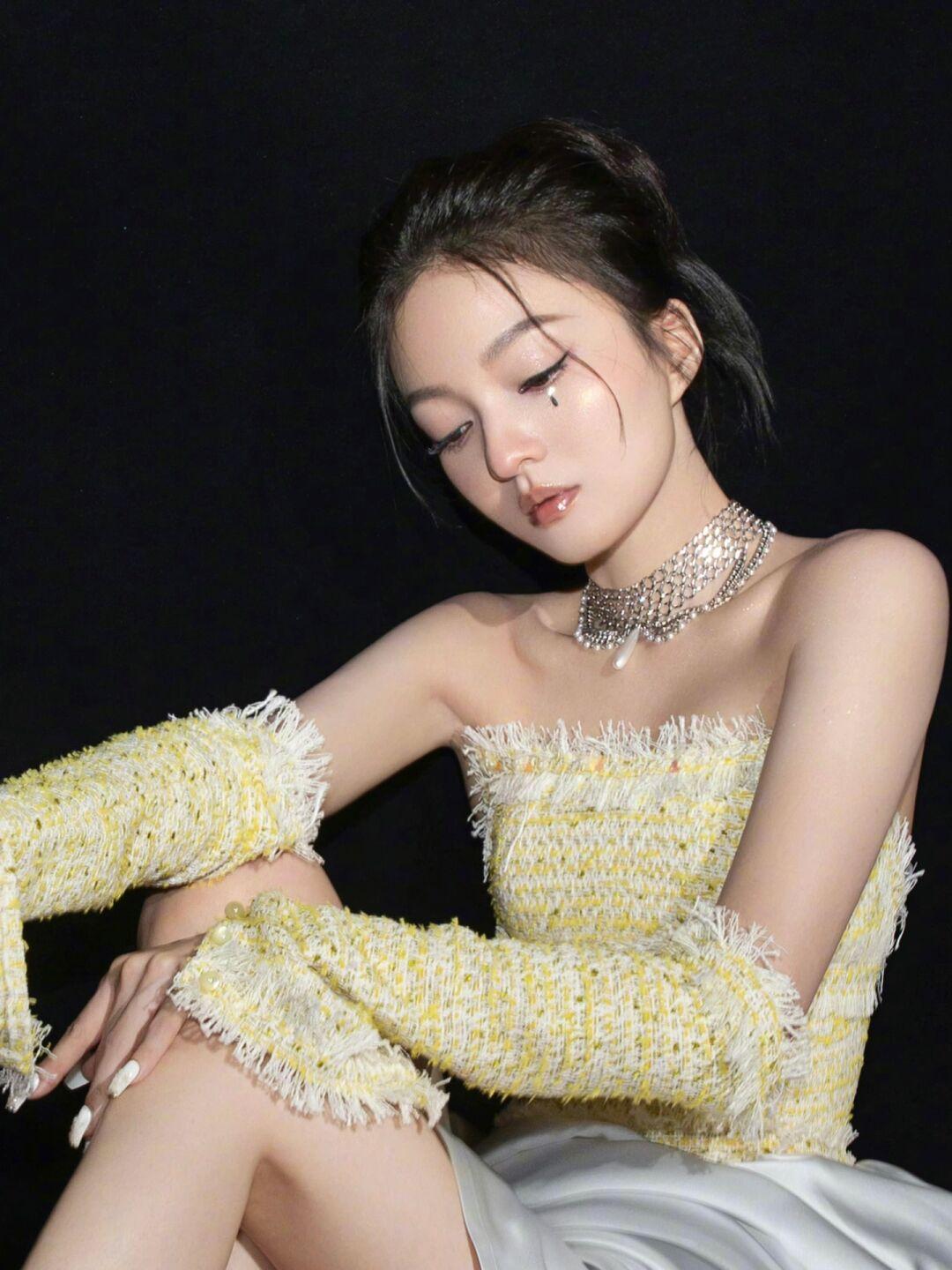 张韶涵的清爽冷清感写真