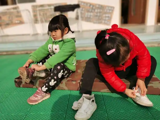 平行班活动——穿鞋大比拼