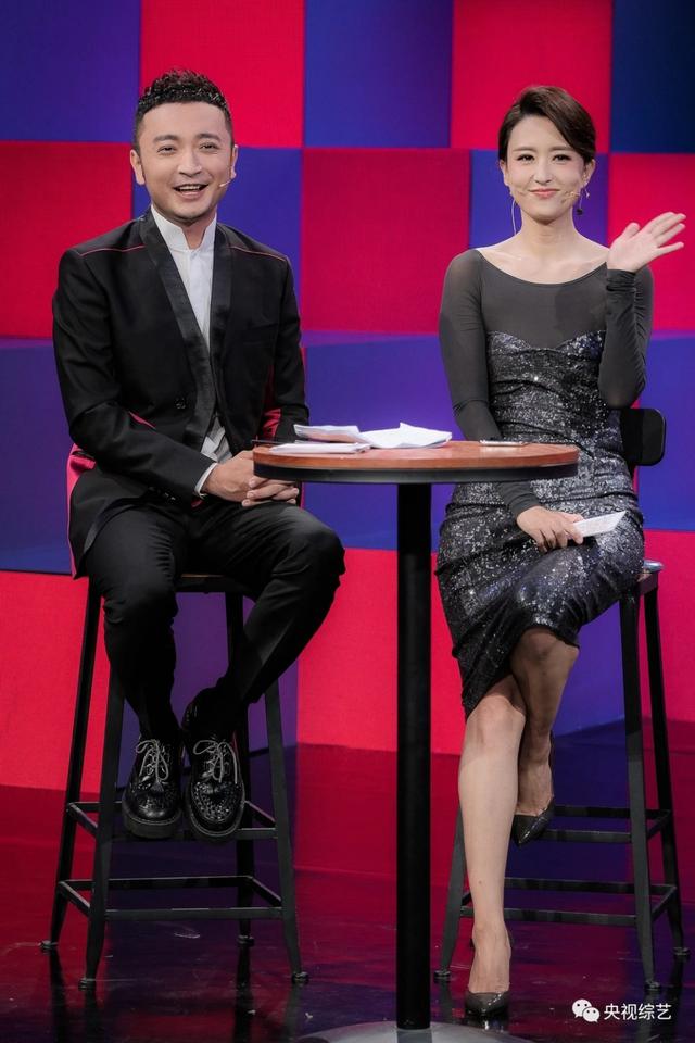 央视主持人过七夕,张蕾自爆没被求婚,小尼情话太多成"土蜂蜜"