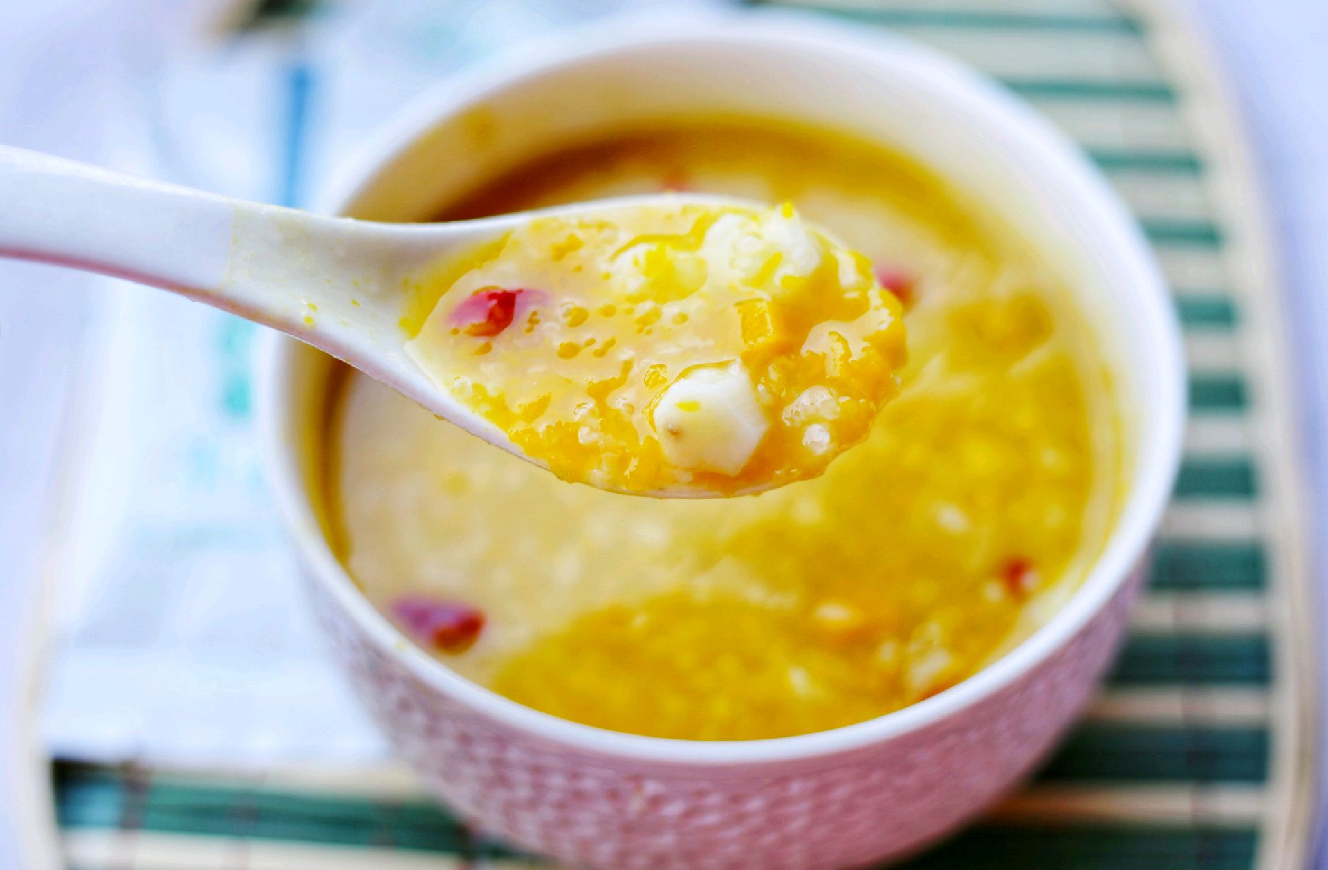 秋天一碗粥,不劳郎中帮,推荐1道早餐粥,秋季干燥要多喝