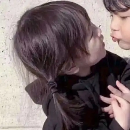 两个小朋友情侣头像可爱的小孩子小萌娃
