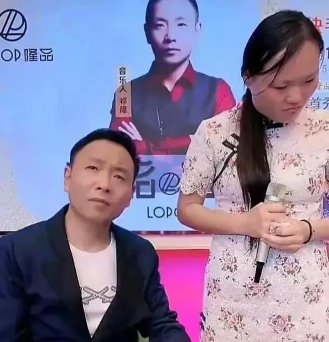 原创歌手祁隆的妻子透露他表面上温柔内心却是恶魔