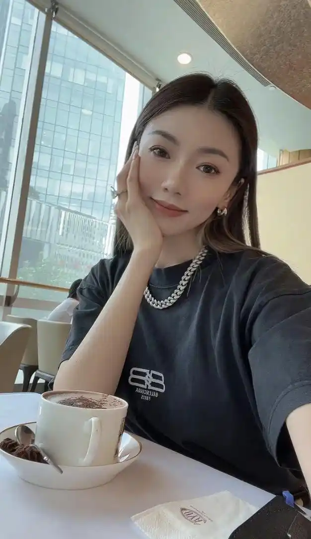 如今程晓玥终于不再孤单,有了爱自己的丈夫和自己的