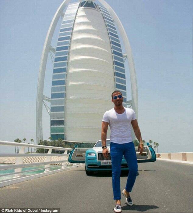 1/8 据英国《每日邮报》7月13日报道,对于生活在迪拜的富二代来说,每