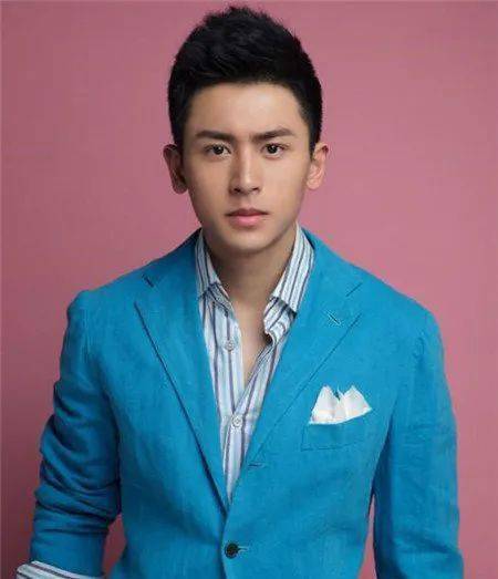 男生子弹头发型 "增高"功能发型