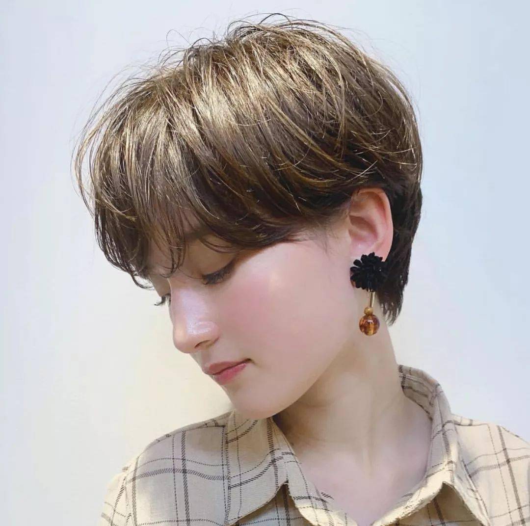 气质超短发