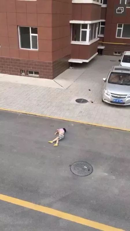 晋中之声榆次经济适用房王湖小孩从楼上掉下来了